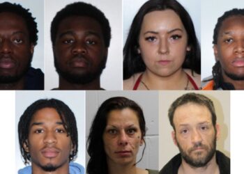 اعتقال أربعة أشخاص، وثلاثة أخرين مطلوبين في تحقيق يتعلق بالجرائم الجنسية والقوادة