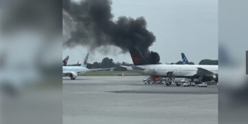 اندلاع حريق في مدرج مطار مونتريال ولا أنباء عن وقوع إصابات