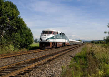 توقف خدمة قطارات Amtrak بين نيويورك ومونتريال