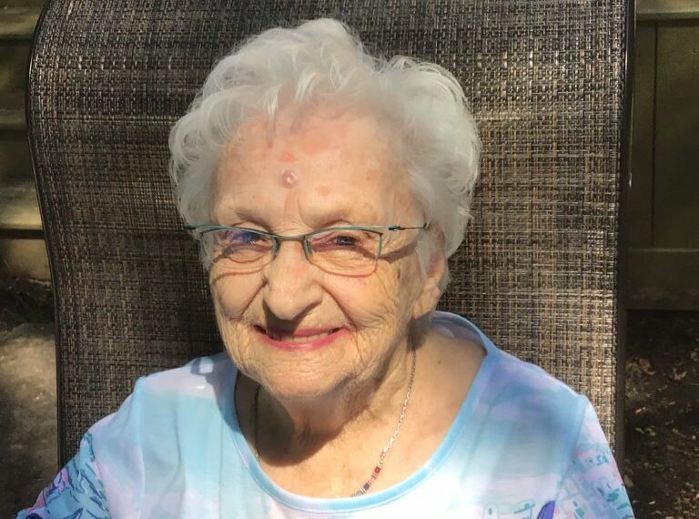 Lucille Raymond تحتفل بعيد ميلادها الـ 104