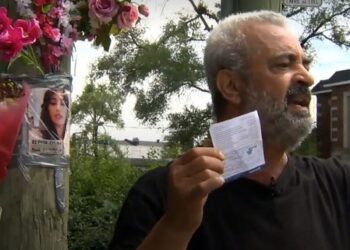 أب يقيم وقفة احتجاجية من أجل ابنته التي توفيت بعد أن صدمتها شاحنة في مونتريال