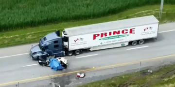 مقتل طفلة وإصابة 4 أشخاص آخرين بجروح خطيرة في حادث سير