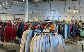 تخفيضات كبيرة على الملابس لدى LJJ Essentials في مونتريال