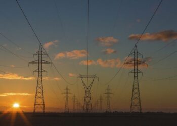 أكثر من 20 ألف منزل ما زالوا بدون كهرباء في كيبيك