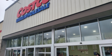 علامات تجارية كبيرة تتراجع … Costco هو أكثر متاجر البقالة تقديراً في كندا