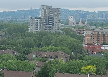 خبراء: ارتفاع مبيعات المنازل في مونتريال قد يكون قصير الآجل والسوق لا يزال في مرحلة الخطر