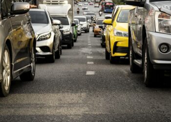 إحباط ويأس في مطار مونتريال بسبب مشاكل حركة المرور والإزدحام الكبير على الطرقات