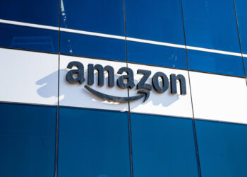 شركة Amazon تهدد بطرد العمال الذين يرفضون العودة إلى العمل شخصياً ثلاثة أيام في الأسبوع