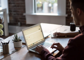 ما هي الوظائف الأعلى أجرا في كندا و لا تتطلب تعليماً جامعياً؟