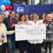 28 من زملاء العمل يتقاسمون جائزة Lotto 6/49 بقيمة 5 ملايين دولار
