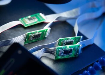 ولاية “إلينوي” تمنح 54 ألف دولار سنوياً للمتدربين في مجال التكنولوجيا وتعدهم بالوظائف الحكومية