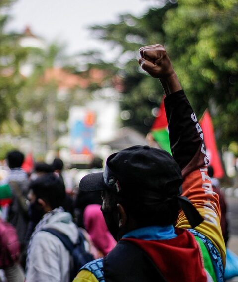 الآلاف يتجمعون في مسيرات مؤيدة لفلسطين في وسط مدينة مونتريال