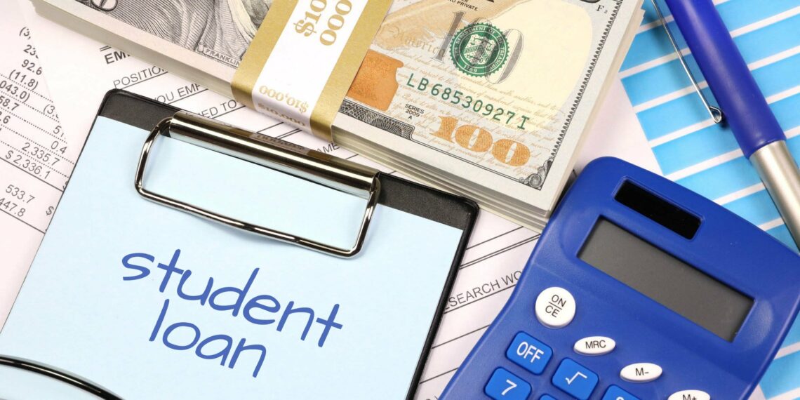 دراسة: استئناف مدفوعات القروض الطلابية سيؤثر على الاقتصاد بالحد الأدنى
