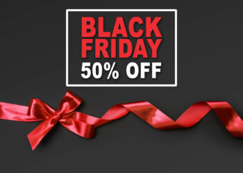 خبراء: التسوق في يوم الجمعة السوداء قد يبدو مختلفاً هذا العام مع الإنخفاض الكبير في معدل الإنفاق