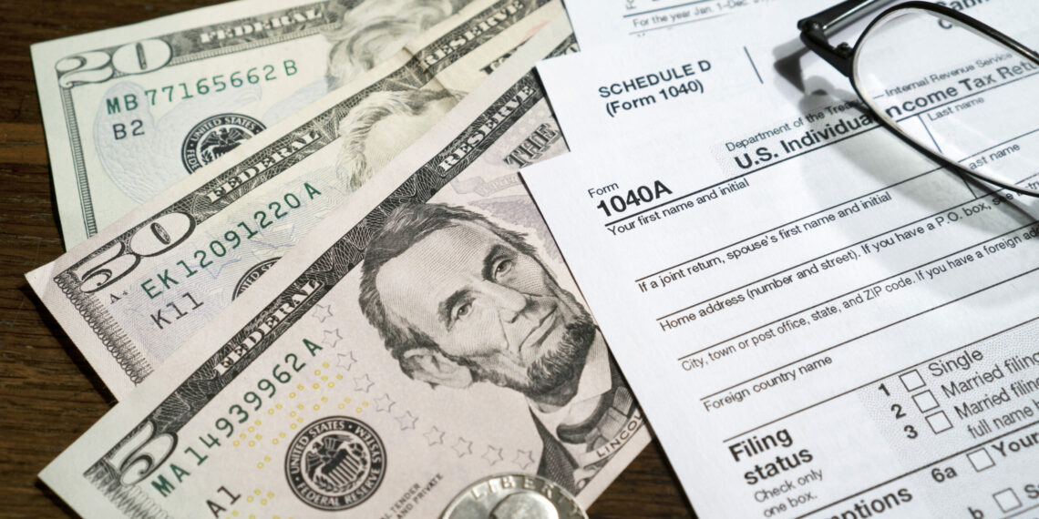 تفاصيل التغييرات التي ستطرأ على شرائح ضريبة الدخل في الولايات المتحدة لعام 2024