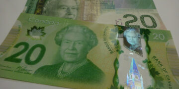 إليك التفاصيل الكاملة حول إعانة الطفل الكندية (CCB) وزيادتها المتوقعة في عام 2024