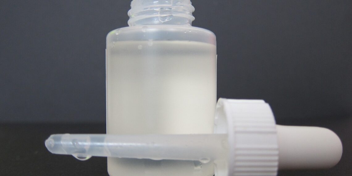 إدارة الغذاء والدواء الأمريكية تسحب 26 منتج لقطرات العين من الأسواق لأسباب قد تؤدي إلى فقدان الرؤية