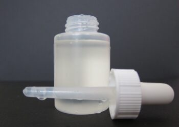 إدارة الغذاء والدواء الأمريكية تسحب 26 منتج لقطرات العين من الأسواق لأسباب قد تؤدي إلى فقدان الرؤية