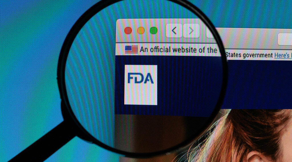 إدارة الغذاء والدواء الأمريكية (FDA) تطلب صلاحيات جديدة للرقابة على أدوية قطرات العين المصنعة خارجياً