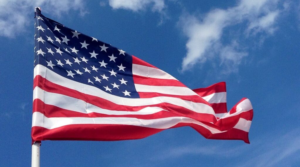 وكالة الهجرة الأمريكية تزيد رسوم المعالجة المتميزة لطلبات الهجرة والجنسية