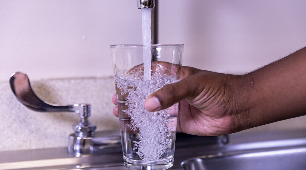 إطلاق برنامج لتثقيف السكان وحمايتهم من التعرض للرصاص الموجود في المياه في ميشيغان