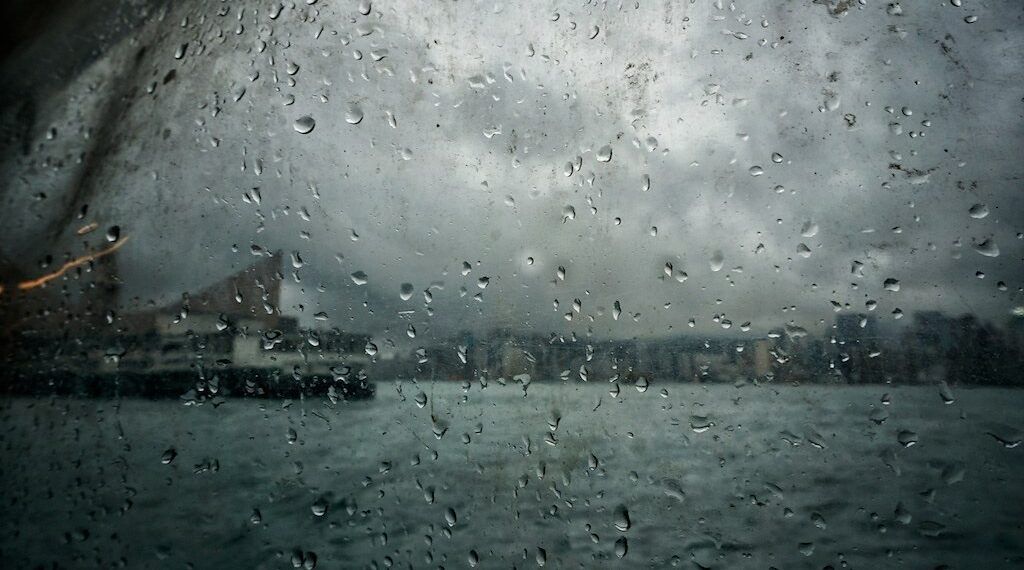 أجواء متقلبة وأمطار محتملة في توقعات طقس ديترويت للأيام القليلة المقبلة