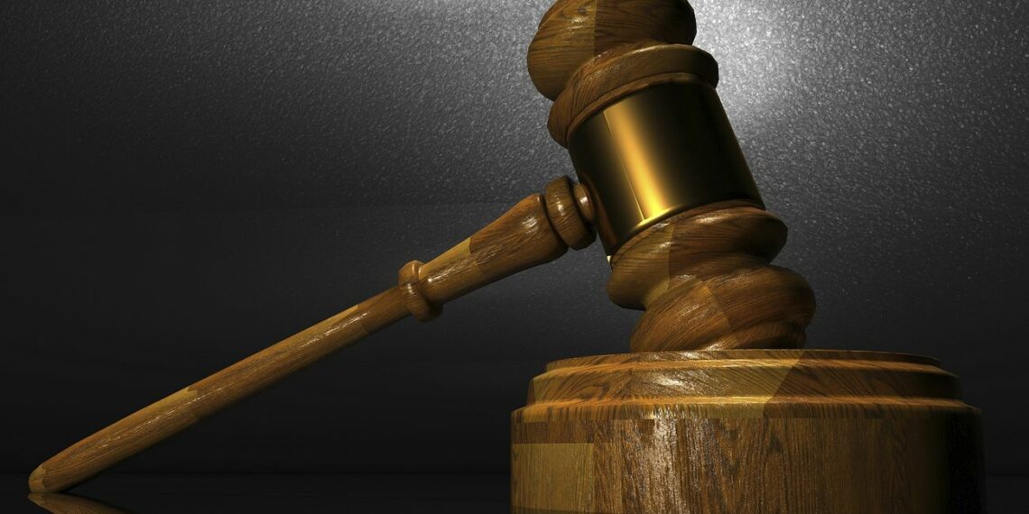 المدعي العام في ميشيغان يوجه الاتهام إلى رجل لتورطه في جرائم منظمة استهدفت متاجر البيع بالتجزئة