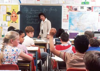 ارتفاع درجات الطلاب في الرياضيات واللغة الإنكليزية ترتفع بنسبة تزيد عن 66% في مدارس Lansing