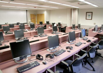 جامعة Ferris State تطلق تجربة جديدة تعتمد على الذكاء الاصطناعي وتسجل اثنين من الطلاب افتراضياً