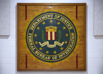 رجل من ميشيغان متهم بنشر تهديدات خطيرة تتعلق بقتل الرئيس “جو بايدن” ونائبته “كامالا هرايس”