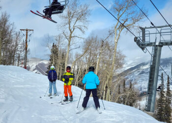 قائمة بالنشاطات الشتوية التي يمكنك القيام بها في ميشيغان هذا الشتاء