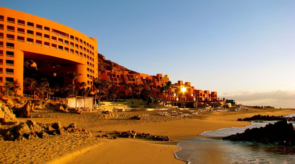 الحكومة الأمريكية تصدر نصائح مهمة للمسافرين إلى بعض الوجهات الأكثر شهرة في المكسيك