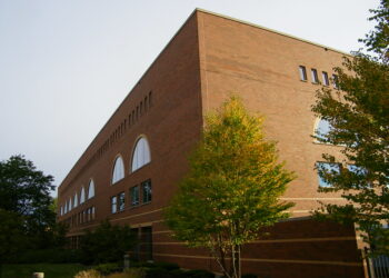 جامعة ميشيغان تضيف برنامج تمريض جديد مدته أربع سنوات إلى مناهجها الدراسية