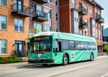 زيادة فورية في الأجور سيحصل عليها سائقو الحافلات في ديترويت بموجب الاتفاقية الجديدة