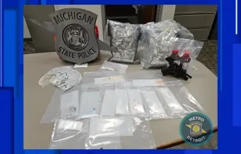 إلقاء القبض على شخص وضبط كمية من المخدرات ومسدس في Roseville