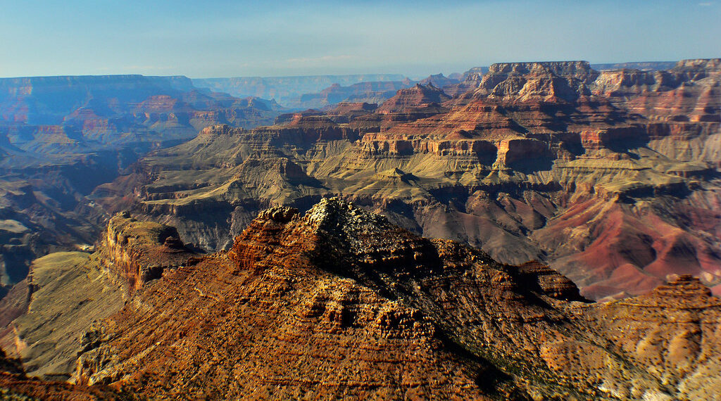 أفضل 10 أماكن لقضاء عطلة عائلية في الولايات المتحدة لعام 2024