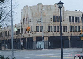 تركيب أجهزة مراقبة لجودة الهواء في مختلف أنحاء Dearborn