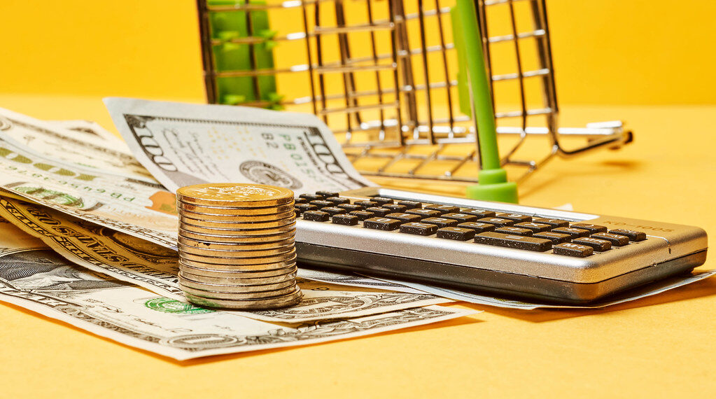 استطلاع رأي: حوالي 40٪ من الأمريكيين متأخرون في سداد فواتيرهم الشهرية