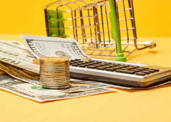 استطلاع رأي: حوالي 40٪ من الأمريكيين متأخرون في سداد فواتيرهم الشهرية