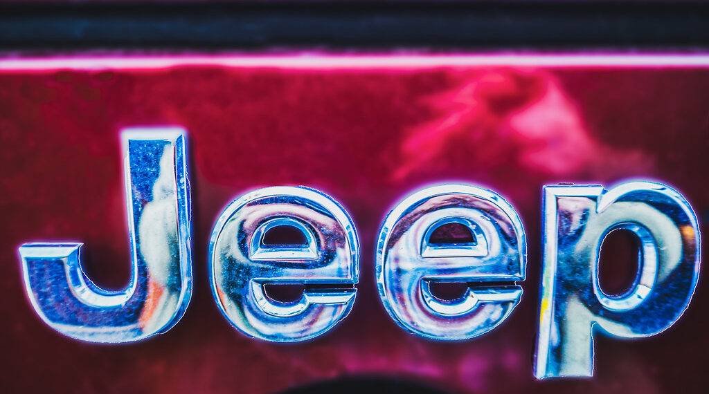 شركة Chrysler تستدعي أكثر من 330 ألف سيارة بسبب خلل في عجلة القيادة