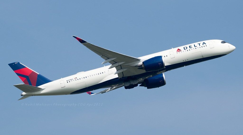 رحلة خاصة في مسار الكسوف الكلي للشمس على متن خطوط Delta الجوية