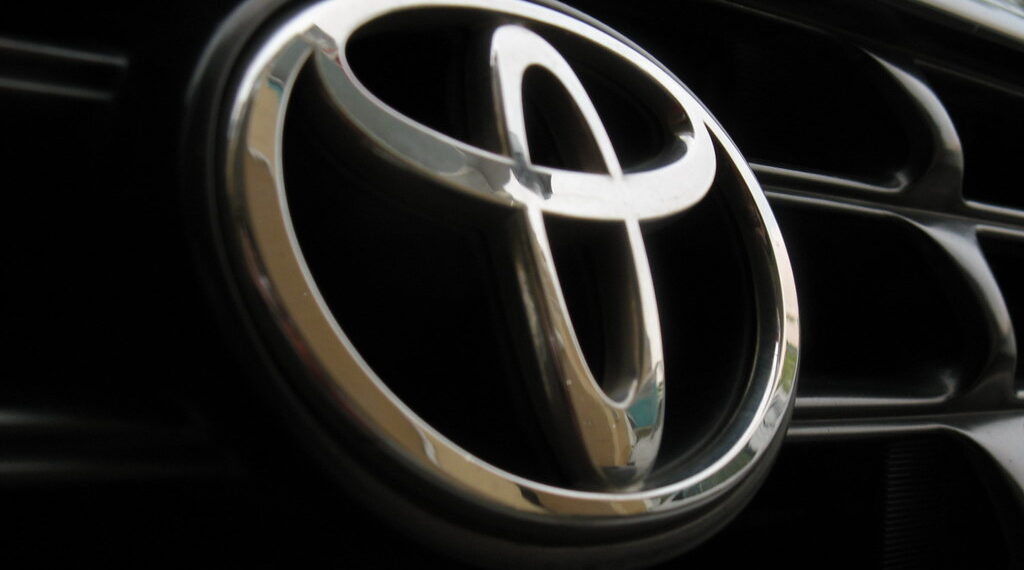 شركة Toyota تستدعي 280 ألف سيارة بسبب مشكلة في ناقل الحركة
