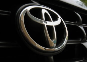 شركة Toyota تستدعي 280 ألف سيارة بسبب مشكلة في ناقل الحركة