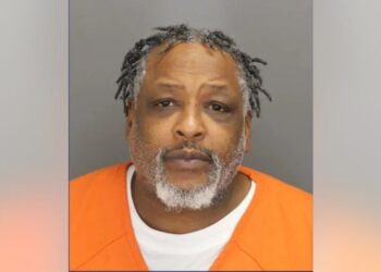 اتهام شخص خامس في قضية التآمر لقتل صائغ المجوهرات “Dan Hutchinson” وزوجته