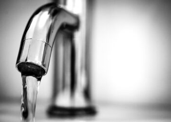 الديمقراطيون في ميشيغان يقترحون تشريع جديد لمعالجة القدرة على تحمل تكاليف المياه