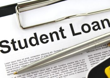 إلغاء 1.2 مليار دولار من الديون ل153 ألف طالب في الولايات المتحدة بموحب خطة الإعفاء الجديدة