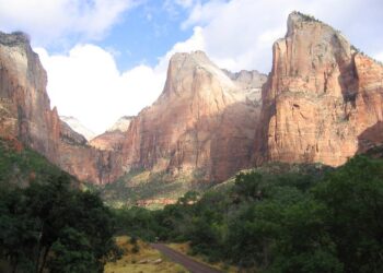 أفضل 7 منتزهات وطنية يمكنك زيارتها هذا الربيع في الولايات المتحدة