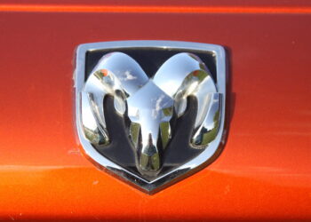 شركة Stellantis تستدعي ما يقرب من 285 ألف سيارة لأسباب تتعلق بالسلامة