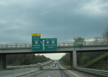 تخصيص 3.1 مليون دولار ل17 مدينة صغيرة وقرية في ميشيغان بهدف تحسين الطرق