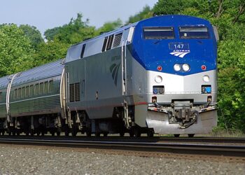 شركة Amtrak تعلق خدمة بعض القطارات بين ديترويت وشيكاغو هذا الصيف لإصلاح بعض المسارات